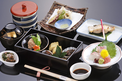 懐石弁当 月